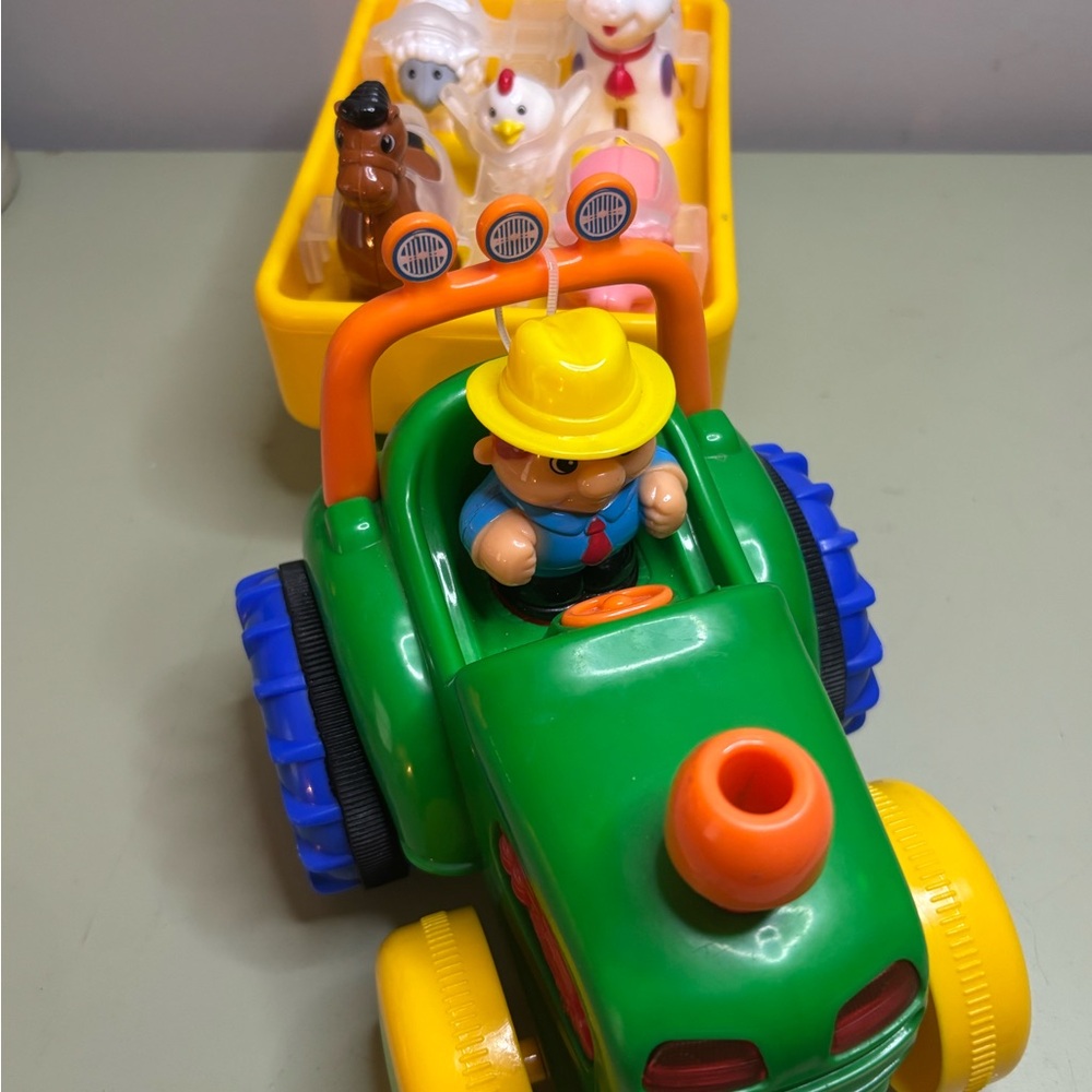 Kidoozie Funtime Tractor with farm animals‎